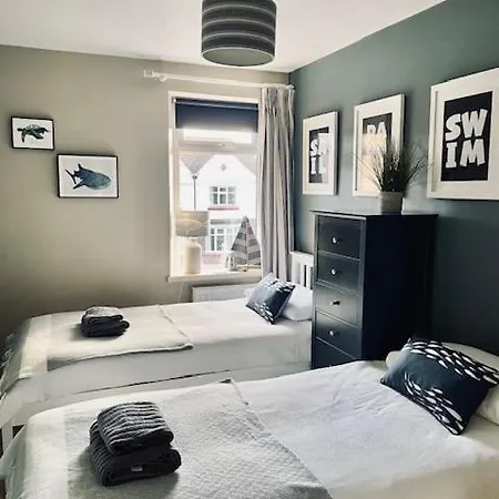 Starboard At The Bank Top, Bay *