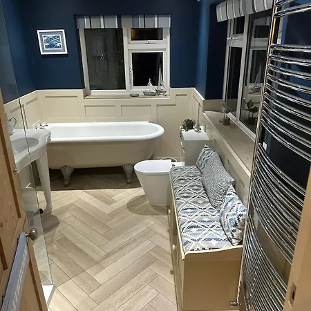 Starboard At The Bank Top, Bay *