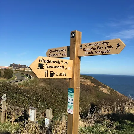 Starboard At The Bank Top, Bay * Runswick